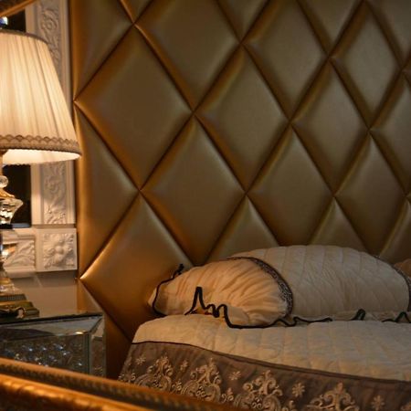 Le Petit Versailles Vernon  Extérieur photo