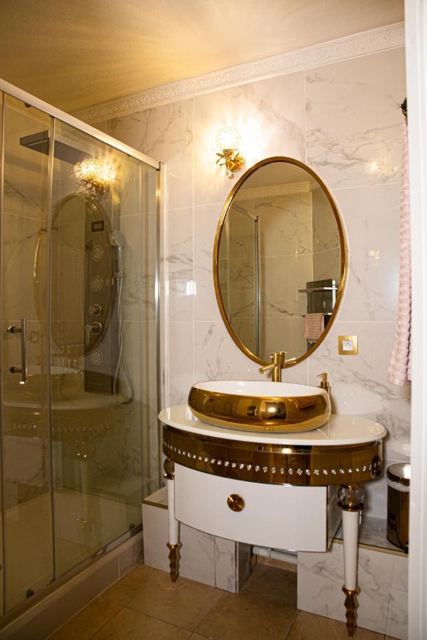Le Petit Versailles Vernon  Extérieur photo