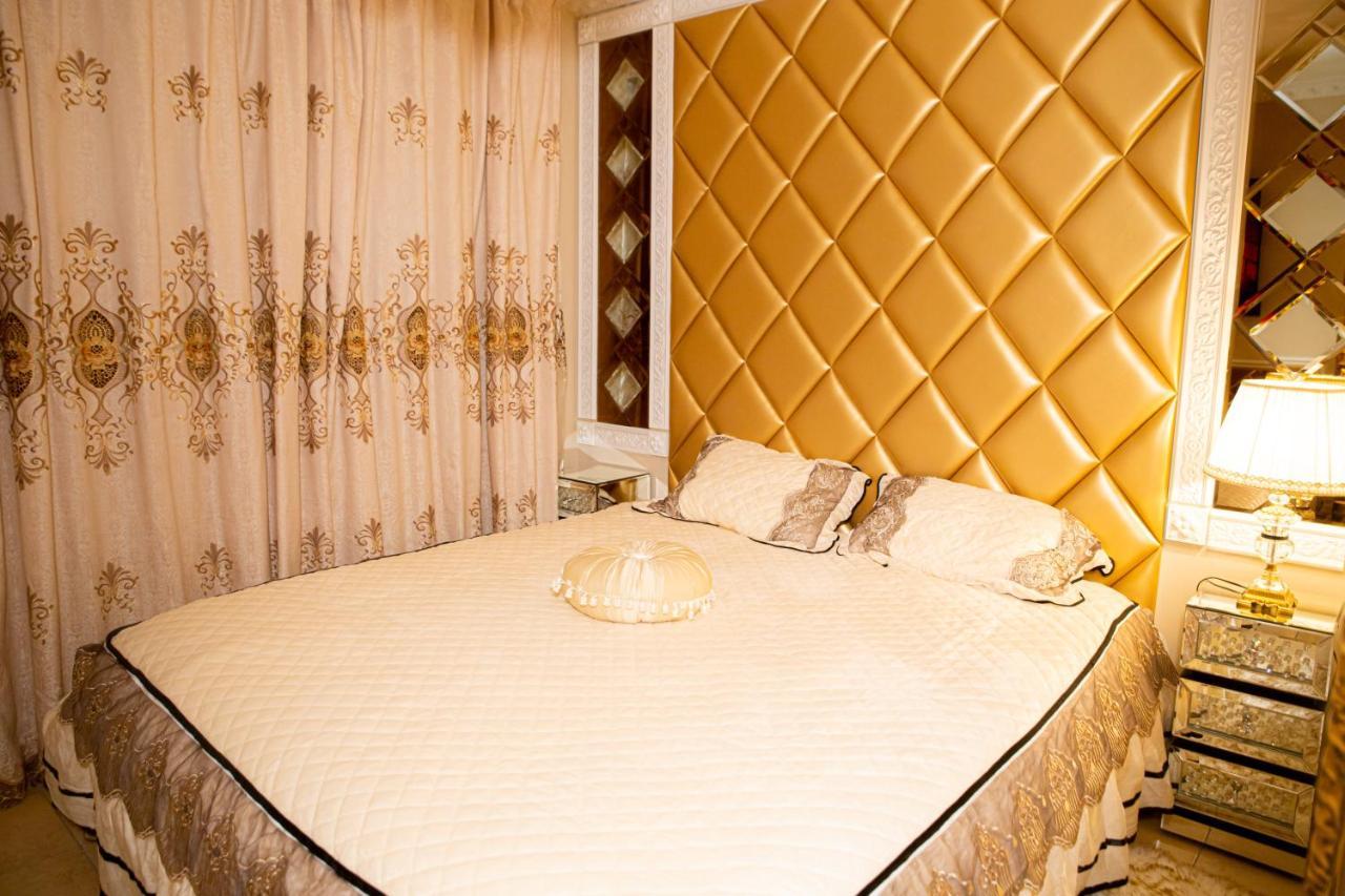 Le Petit Versailles Vernon  Extérieur photo